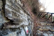 18 Accanto alla chiesetta imbocco il sentiero 519